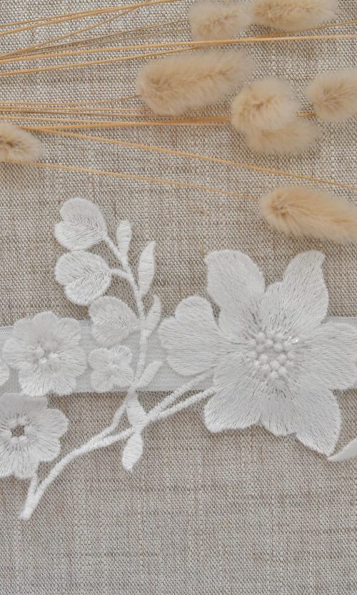 Getting Weddy FLEUR garter