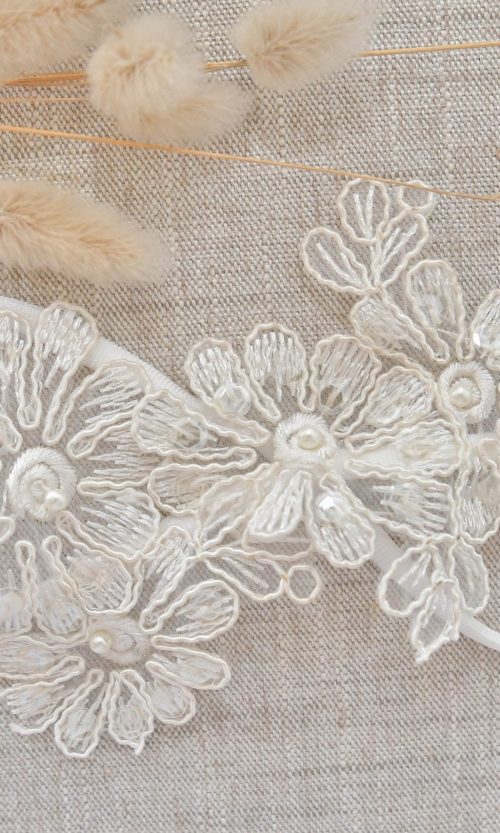 Getting Weddy WILLOW garter 1