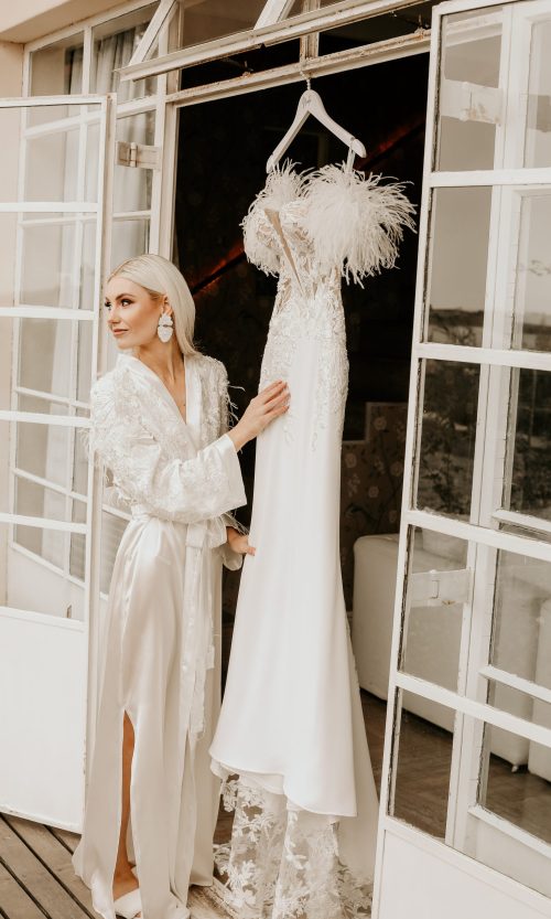 Nicole Robe to hire 3
