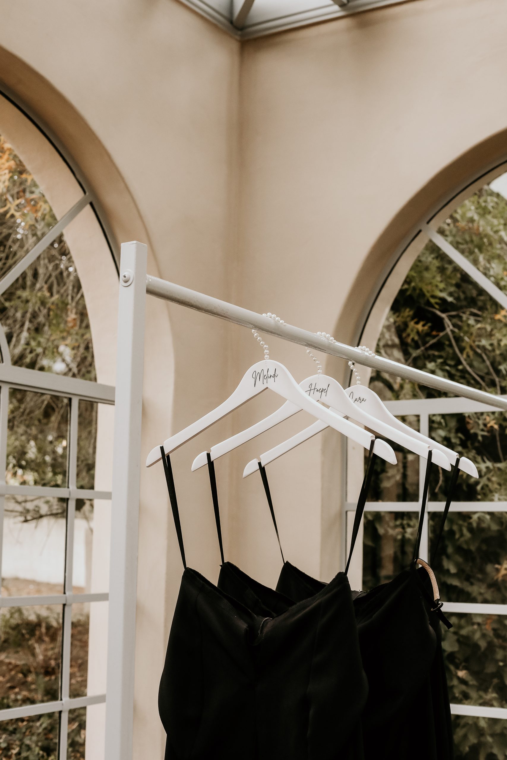 Pearl Hanger