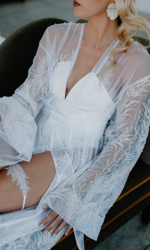 Featherly garter